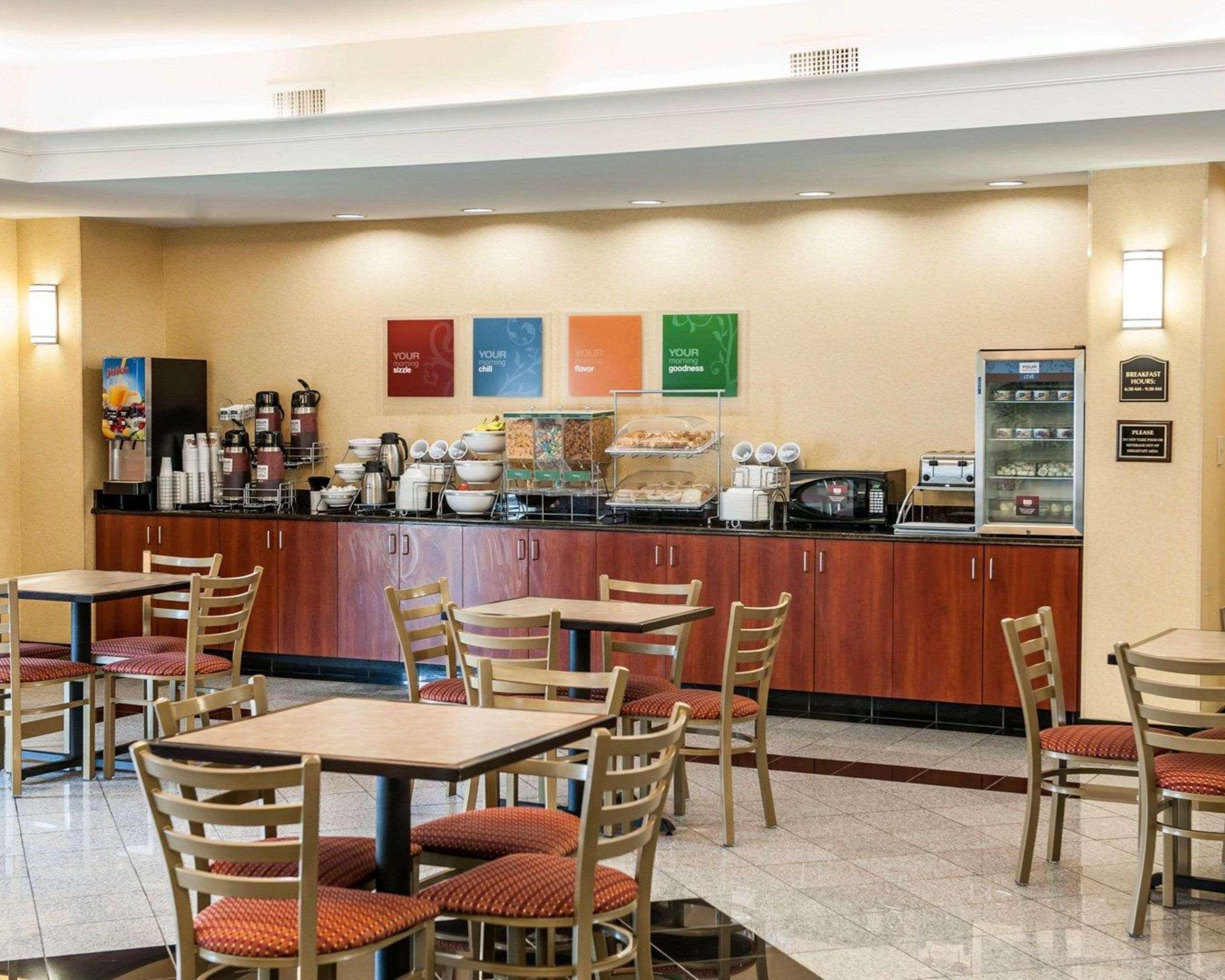 Comfort Suites Near Indianapolis Airport Eksteriør billede