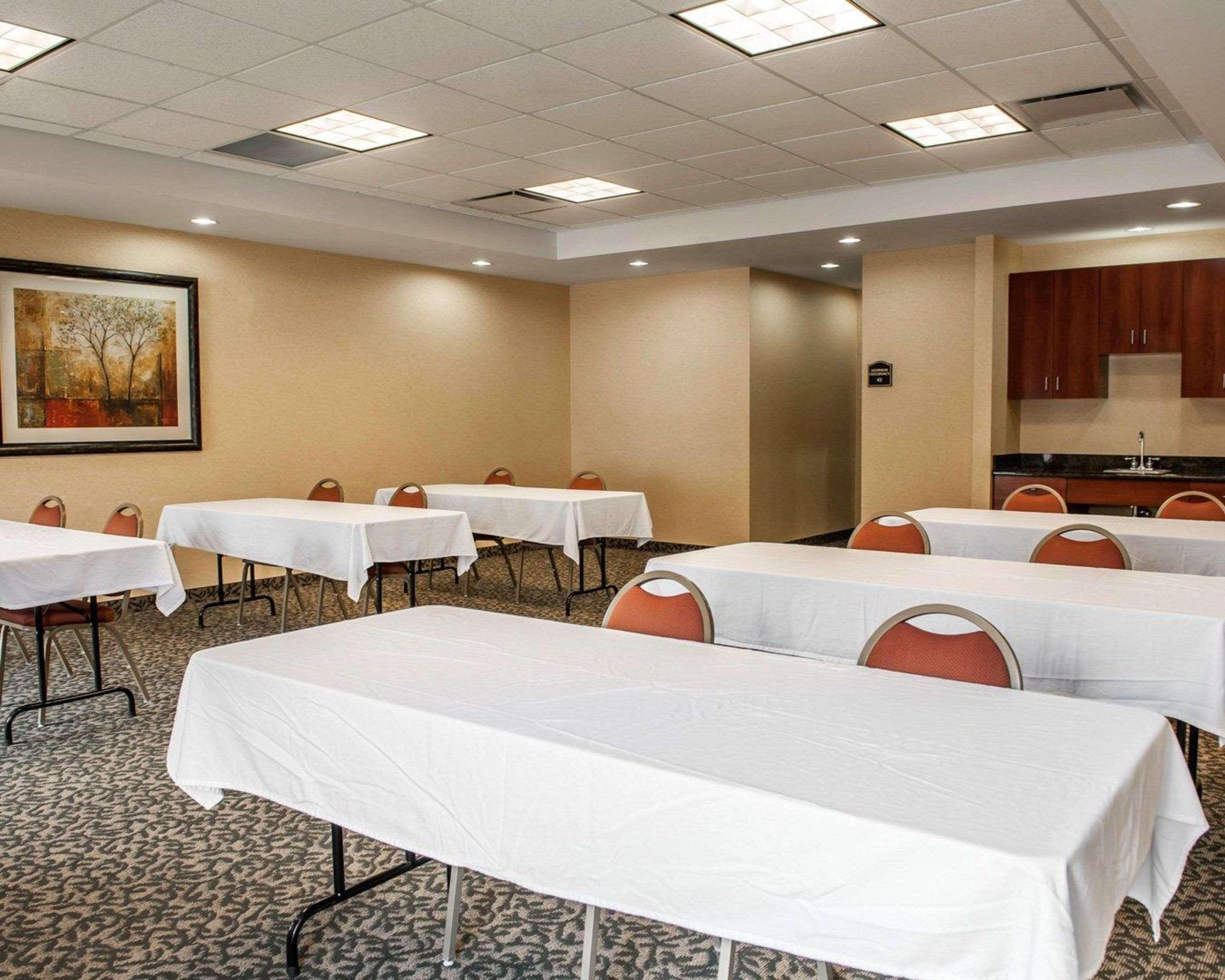 Comfort Suites Near Indianapolis Airport Eksteriør billede