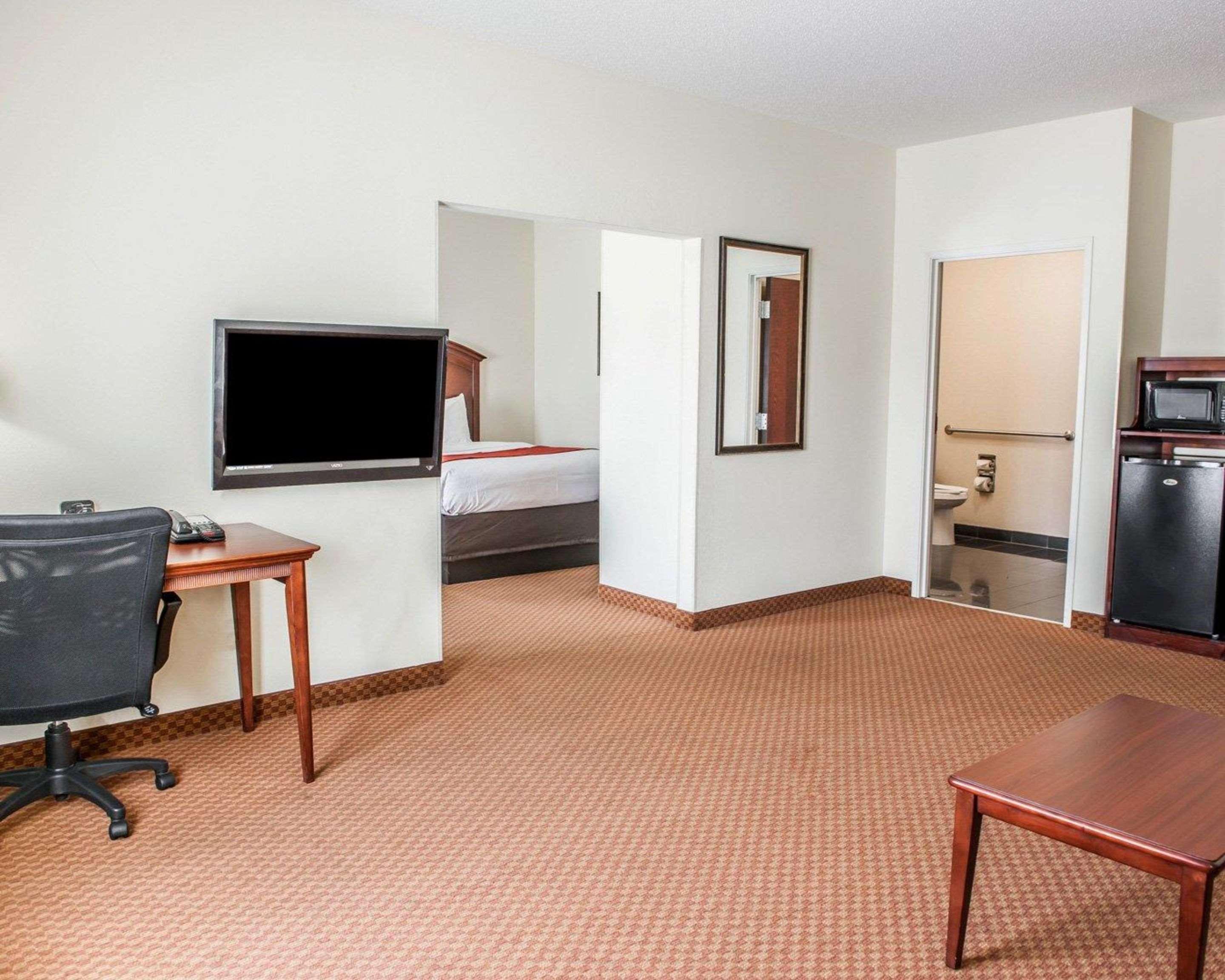 Comfort Suites Near Indianapolis Airport Eksteriør billede