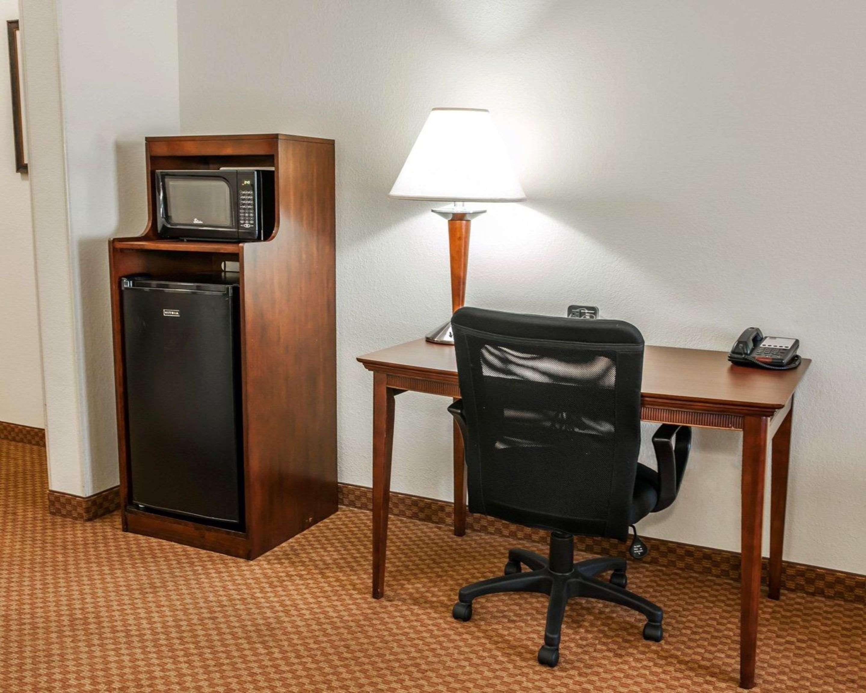 Comfort Suites Near Indianapolis Airport Eksteriør billede