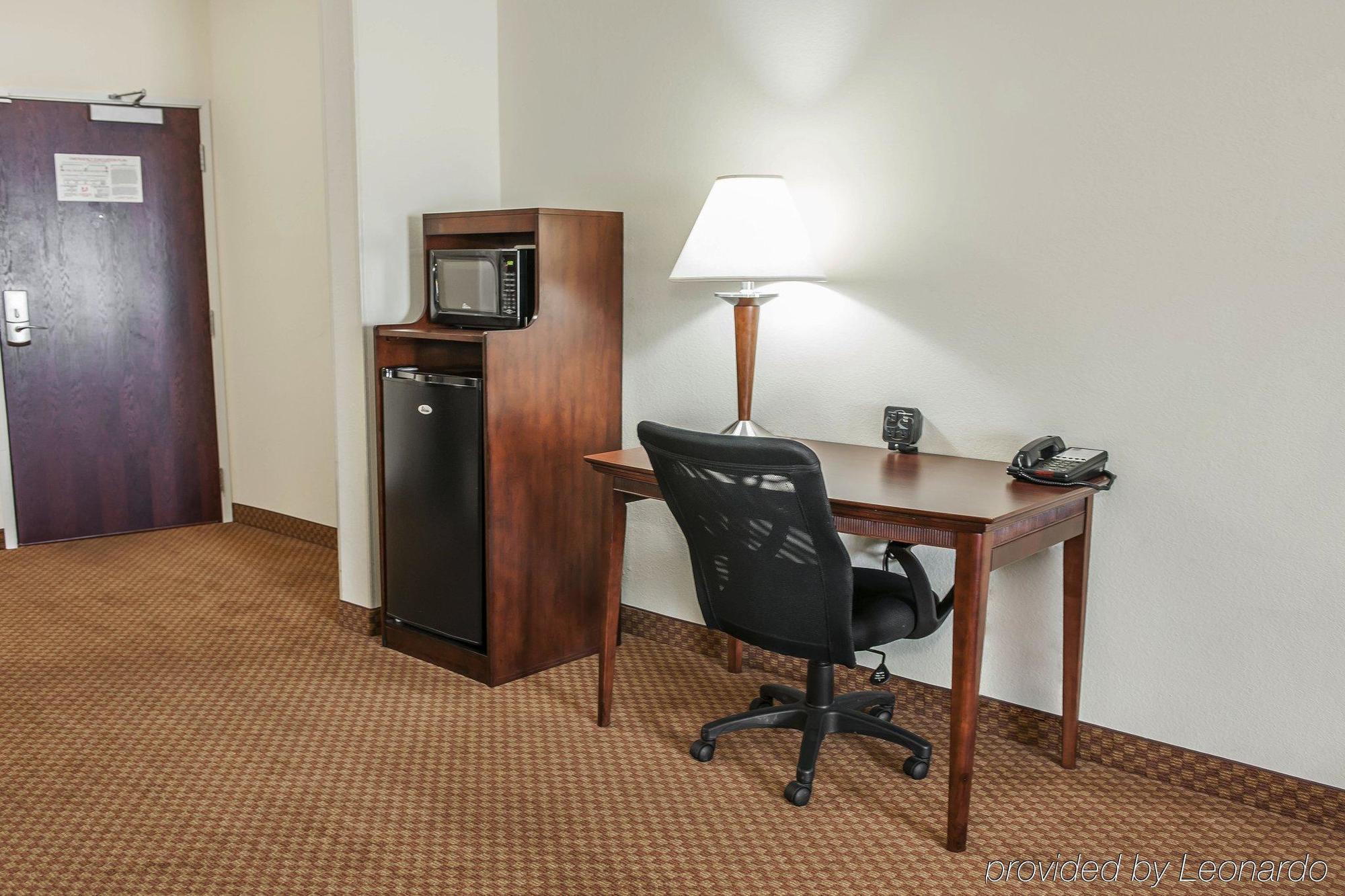 Comfort Suites Near Indianapolis Airport Eksteriør billede